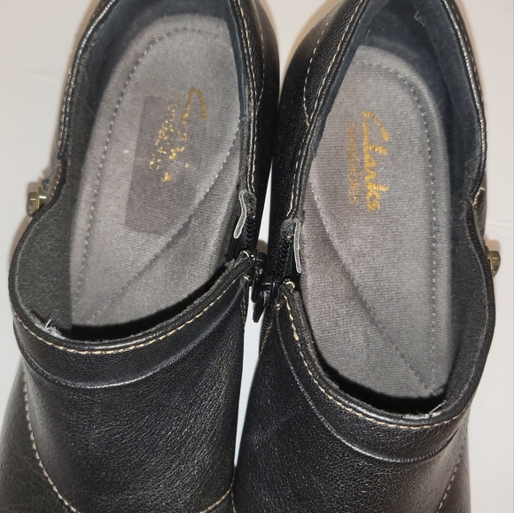Clarke's Black Leather Bendables zip-up Bootie Size 10 - Picture 4 of 6